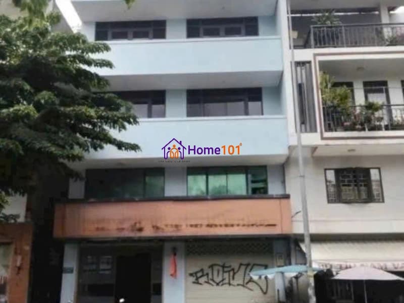Unfurnished Commercial Space for Rent – District 2